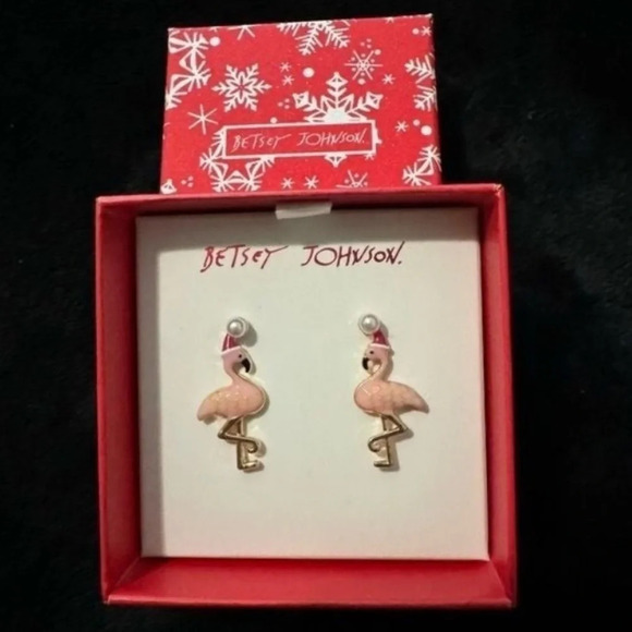 BETSEY JOHNSON Santa Claus Hat Pink Christmas Flamingos Dangle Drop Earrings NWT - Picture 1 of 7